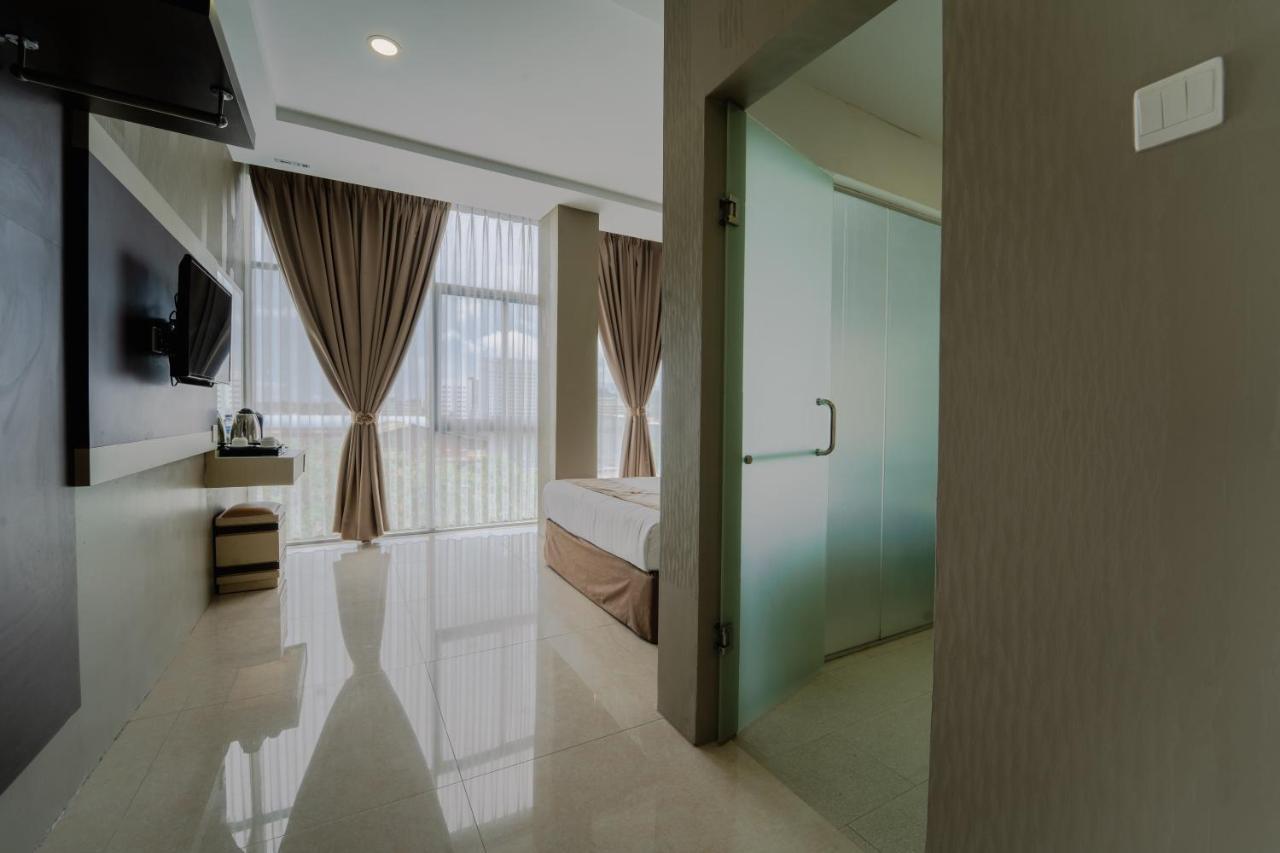 Osaka Hotel Batam 纳柯亚 外观 照片